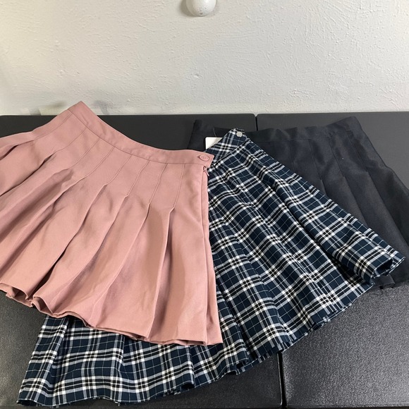 Pleated Mini Skirt Size M Pink Plaid Black Academia Preppy Grunge Set of 3 - Picture 1 of 16